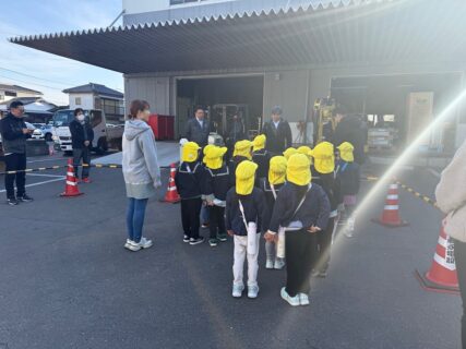 明朗幼稚園の園児の皆さんが来社されました